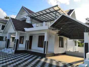 7 Cent House / Villa for Sale at Nedumbassery Budget - 9000000 Total